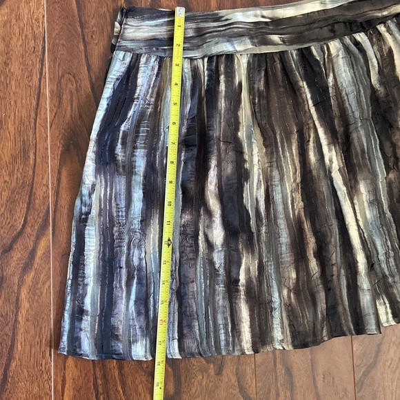 🆕 H&M skirt in size 10 - Picture 8 of 9